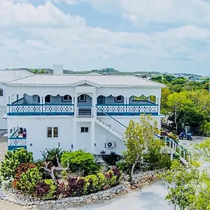 villa-serenity-by-the-water.comcaribbean.com/